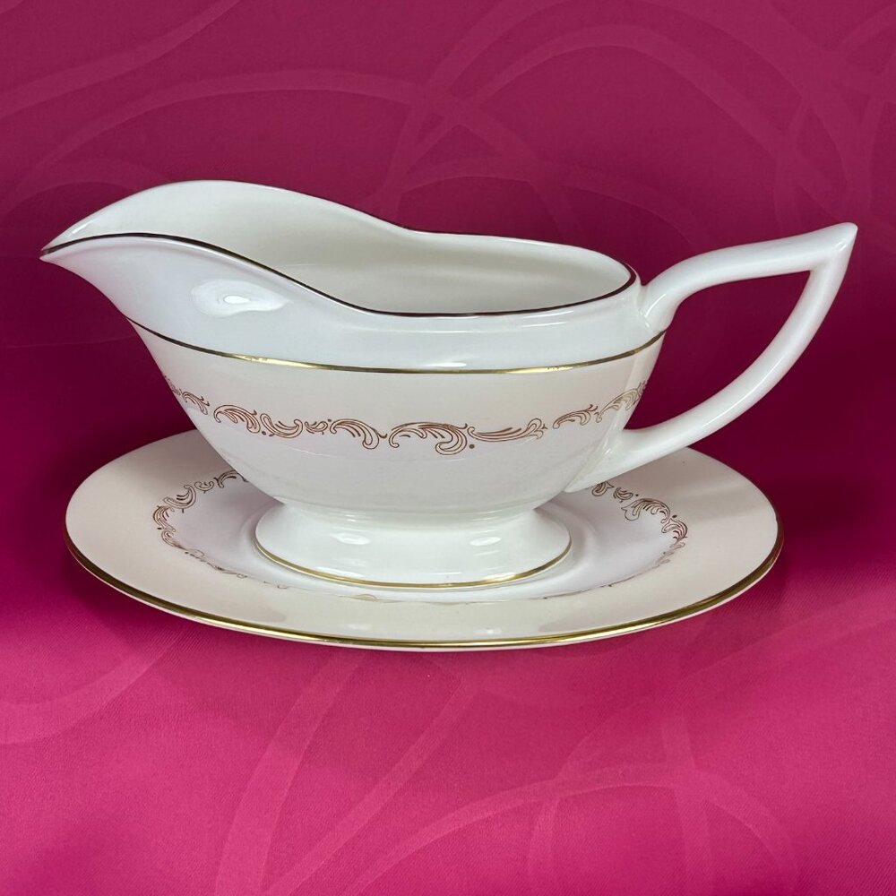 rare find. Minton UK H5289 Felicity gravy boat with under plate